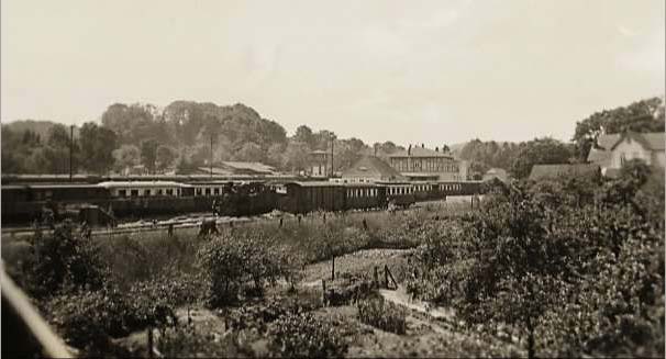 Blick vom Wohnhaus Althoefer Straße 16 im Jahr 1941 nach ueum Doberaner Bahnhof